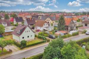 Richtig zuhause: Gepflegtes Einfamilienhaus samt Garten, Garage und 2 Carportstellplätzen – Kirschenallee 46, 17235 Mecklenburg-Strelitz (Kreis) – Vorschaubild 1