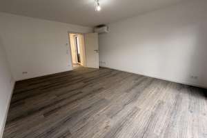 Doppelhaushälfte Erdgeschosswohnung kernsaniert mit Garten und Garage