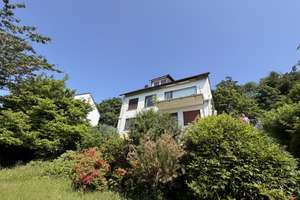 Charmantes 2-Familienhaus auf großzügigem Sonnengrundstück in bevorzugter Lage von Remscheid-Lennep – Albert-Schmidt-Allee 50, 42897 Lennep Nord, Remscheid – Vorschaubild 2