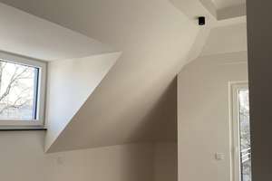Exklusive 4-Zimmer-Dachgeschosswohnung mit Einbauküche in München Obermenzing – Die vollständige Adresse der Immobilie erhältst du vom Anbieter., 81247 Obermenzing, München – Vorschaubild 6