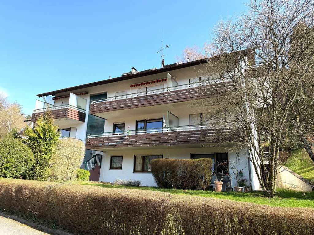 Immobilie in Bad Herrenalb - Appartement im Dach mit herrlichem Weitblick über die Kurstadt! - Bild 1