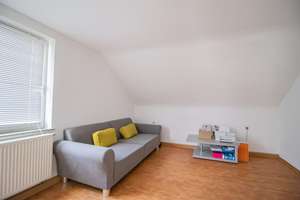 Vermietete 2-Zimmer-Dachgeschosswohnung mit Einbauküche und Stellplatz – Die vollständige Adresse der Immobilie erhältst du vom Anbieter., 72290 Loßburg – Vorschaubild 5