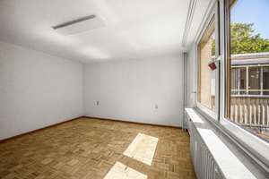 3-Zimmer-Wohnung in Freiburg-Betzenhausen: Balkon, Tiefgaragenplatz, Parkett & Stadtbahn vor der Tür – 79114 Alt-Betzenhausen, Freiburg im Breisgau – Vorschaubild 12