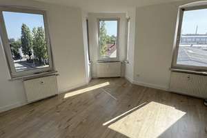 Lichtdurchflutetes Maisonette-Highlight: 3 Zimmer mit neuem Boden & Einbauküche – Höfener Straße 18, 90763 Südstadt Industriegebiet, Fürth – Vorschaubild 4
