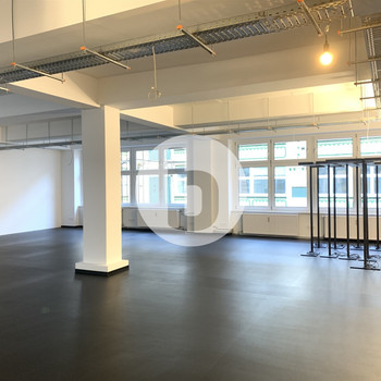 Helle Büros mit effizienter Raumaufteilung in Berlin-Neukölln