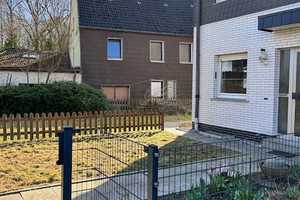 Reihenendhaus mit Potenzial - renovierungsbedürftig in guter Lage - provisionsfrei – Dorfschmiedestraße 34, 44329 Dortmund – Vorschaubild 2