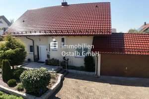 Großzügig, gepflegt, energieeffizient – Stilvolles Einfamilienhaus in begehrter Lage – Die vollständige Adresse der Immobilie erhältst du vom Anbieter., 73434 Fachsenfeld, Aalen – Vorschaubild 1