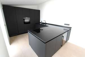 Penthouse mit großer Dachterrasse (34,6 qm) und Tiefgaragenstellplatz mit eigener E-Ladestation – 63073 Bieber, Offenbach am Main – Vorschaubild 7