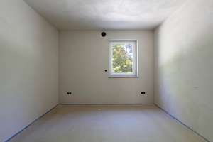 Topmoderne Balkonwohnung mit zwei TG-Stellplätzen + KfW40 QNG – Am-hohen-Weg 8, 86676 Ehekirchen – Vorschaubild 2