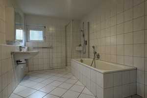 Exklusives Einfamilienhaus mit Einliegerwohnung - großem Garten & Wärmepumpe – Dürriweg 35, 79588 Lörrach (Kreis) – Vorschaubild 23