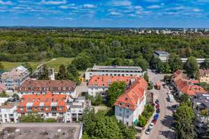 Großzügige 3-Zi-Altbauwhg mit Wohnküche, viel Licht & sonnigem Süd-Ost-/Westbalkon - ideal für WGs. – Die vollständige Adresse der Immobilie erhältst du vom Anbieter., 80993 Alt-Moosach, München – Vorschaubild 2