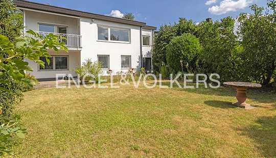 Bild von Lichtdurchflutetes Familienhaus mit viel Potential und herrlichem Garten