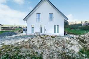 Moderne Architektur trifft auf hohe Energieeffizienz: Das schlüsselfertige Haus – bereit zum Einzug – Die vollständige Adresse der Immobilie erhältst du vom Anbieter., 95694 Mehlmeisel – Vorschaubild 4