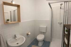 Lichtdurchflutete 3-Zimmer-Wohnung mit Balkonblick auf die Frankfurter Allee – Die vollständige Adresse der Immobilie erhältst du vom Anbieter., 10247 Friedrichshain, Berlin – Vorschaubild 5