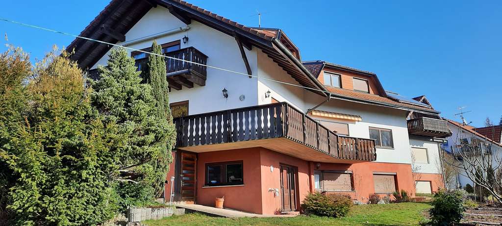 Immobilie in Laufenburg (Baden) - 2-Familien-Haus mit ELW + Doppelgarage in Laufenburg (Baden) - Bild 2