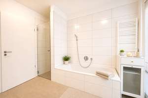 QUARTIER EAST - möblierte stilvolle Zwei-Zimmer-Wohnung mit Blick auf die EZB – Die vollständige Adresse der Immobilie erhältst du vom Anbieter., 60314 Ostend, Frankfurt am Main – Vorschaubild 6