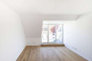 Über den Dächern Friedenaus: Lichtdurchflutetes Dachgeschoss im Erstbezug mit Aufdachterrasse! – Stierstraße 9, 12159 Friedenau, Berlin – Vorschaubild 7