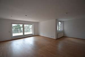 40 qm Terrasse! 4-Zimmer-Wohnung  mit EBK, Kamin & Doppelgarage für gehobene Ansprüche – Niederrheinstraße 16a, 40474 Stockum, Düsseldorf – Vorschaubild 6
