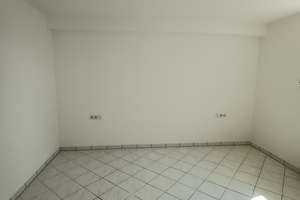 Helle 2-Zimmer-Souterrain-Wohnung mit Einbauküche in Griesheim – Die vollständige Adresse der Immobilie erhältst du vom Anbieter., 64347 Griesheim – Vorschaubild 3
