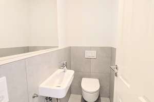 *Schöne 3-Zi.-Obergeschoss-Wohnung ruhiger Lage von Bad Cannstatt. Erstbezug nach Modernisierung* – Kissinger Straße 68, 70372 Seelberg, Stuttgart – Vorschaubild 9
