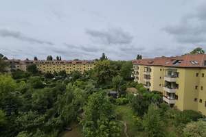 Großzügige Dachgeschosswohnung mit Kamin und Gartenparzelle in Borsigwalde als Kapitalanlage – Miraustr. 77, 13509 Borsigwalde, Berlin – Vorschaubild 3
