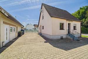 Freistehendes Einfamilienhaus mit großzügigem Nebengebäude und Grundstück in Vettweiß - Gladbach. – Römerweg 7, 52391 Vettweiß – Vorschaubild 3