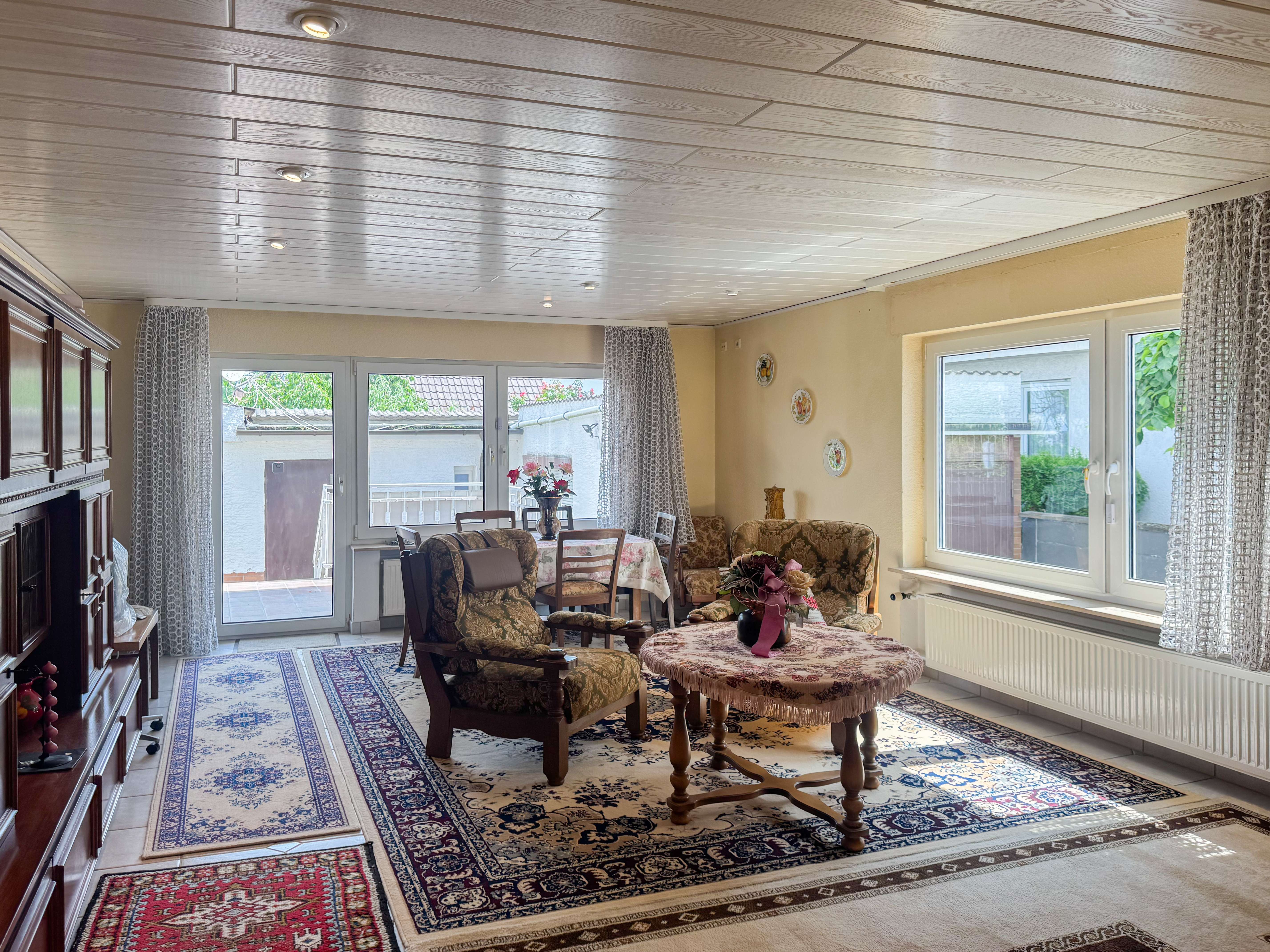 Immobilie in Riedstadt - Großzügiges und gepflegtes Zweifamilienhaus mit Garten, Terrasse, und Garagen sowie Ausbaupotenzial - Bild 15