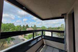 Platz für die kleine Familie mit schöner Loggia!