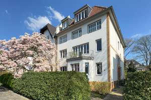 Individuelle 3-Zimmerwohnung: Kernsaniert. Wald vor der Tür. Fertig.
