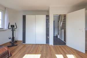 Reihenendhaus in Zeesen | wassernah | 100 m² Wfl. |
4 Zimmer | 335 m² Grdst. | Carport | ruhige Lag – Die vollständige Adresse der Immobilie erhältst du vom Anbieter., 15711 Königs Wusterhausen – Vorschaubild 7