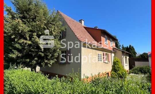 Wohnhaus mit Sanierungsbedarf und 1.000.m² Grundstück in bevorzugter Lage
