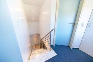 Wohn-u. Geschäftshaus ca. 460 m² Fläche | Eigentümerwohnung |3 Praxen| 6 Carports| 3 Stellplätze – Die vollständige Adresse der Immobilie erhältst du vom Anbieter., 33332 Innenstadt-Kattenstroth, Gütersloh – Vorschaubild 24