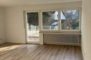 Helle 1-Zimmer Wohnung mit Balkon und EBK in Angermund