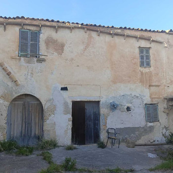 Historischer Bauernhof von 46.437 m2 mit einer bebauten Fläche von 973 m2. Exklusiv in Manacor 101CP