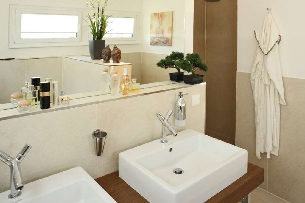 Immobilie in Cham - EIN HAUS VON SEINER SCHÖNSTEN SEITE - Bild 4