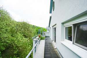 Sonnige Dachterrasse in zentraler Lage Pirnas! – Otto-Walther-Straße 8b, 1796 Pirna – Vorschaubild 1