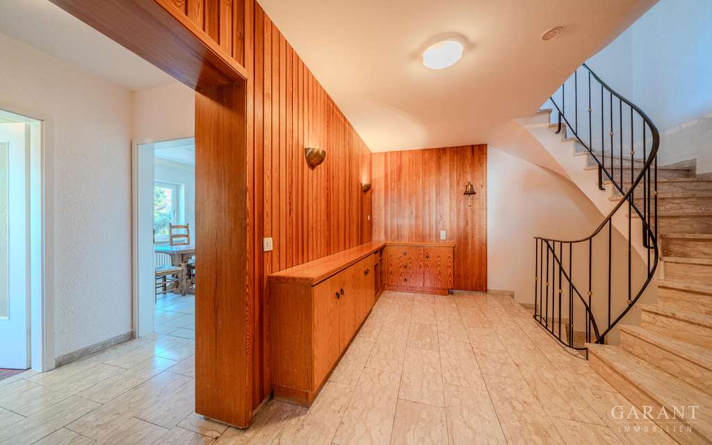 Immobilie in Straßlach-Dingharting - Großzügige Doppelhaushälfte mit Garten und viel Privatsphäre - Bild 2