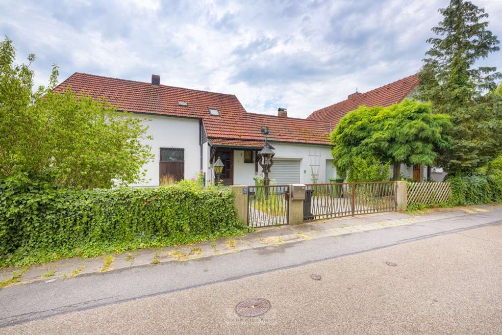 Immobilie in Zeitlarn - Einfamilienhaus, ruhig gelegen mit potential! - Bild 0