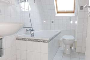 ***Sehr schöne 2-Raum-Dachgeschoss-Wohnung renoviert und bezugsfertig*** – Uerdinger Str. 57 A, 47229 Friemersheim, Duisburg – Vorschaubild 6