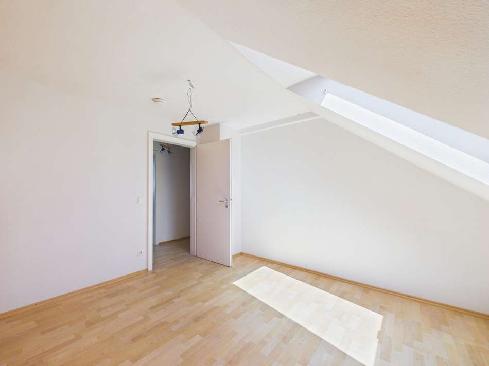 43 Zimmer 2 (Wohnung 2.OG)