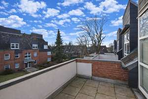 HH-Niendorf: Gemütliche 2-Zimmer-Eigentumswohnung mit Balkon und TG-Stellplatz!