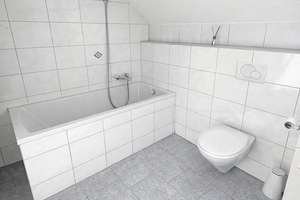 Helle 2-Zimmer Dachgeschosswohnung in Duisburg-Obermeiderich – Varzinerstraße 46, 47138 Obermeiderich, Duisburg – Vorschaubild 6