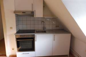 Attraktive 1,5-Zimmer-Dachgeschosswohnung mit Einbauküche in Kiel – Gellertstr. 25, 24114 Südfriedhof, Kiel – Vorschaubild 2