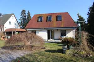 Platz für Generationen – großzügiges Familienhaus mit Einliegerbereich und Garten – Heinrich-Heine-Strasse 7, 15345 Altlandsberg – Vorschaubild 3