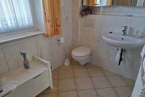 Einziehen und wohlfühlen! Gepflegtes RMH mit Garage in ruhiger Lage! – Die vollständige Adresse der Immobilie erhältst du vom Anbieter., 86179 Haunstetten-Ost, Augsburg – Vorschaubild 12
