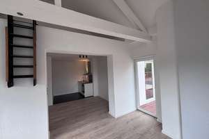 Erstbezug nach Renovierung - Helle und großzügige Obergeschosswohnung - große Dachterrasse - ruhige  – 76835 Roschbach – Vorschaubild 4