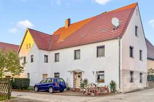 Charmantes EFH mit Potenzial, 3 Stellplätzen und gemütlichem Landhauscharakter – Die vollständige Adresse der Immobilie erhältst du vom Anbieter., 92262 Birgland – Vorschaubild 2