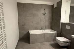 Perfekte 4-Zimmer-Wohnung für Familien mit Einbauküche, Loggia und Keller inklusive!  – Biedenkopfer Straße 52, 13507 Tegel, Berlin – Vorschaubild 11