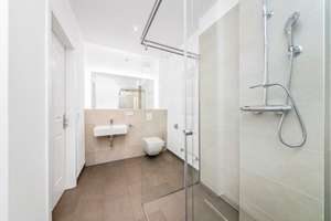 3 Zimmer ・2 Bäder ・on-top Terrasse // NEUBAU DACHGESCHOSS – Die vollständige Adresse der Immobilie erhältst du vom Anbieter., 10245 Friedrichshain, Berlin – Vorschaubild 10