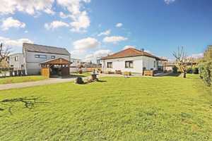 Wohnen am Luisum – Einfamilienhaus mit großem Grundstück, Pool, Jacuzzi und Erweiterungspotenzial – Dessau-Roßlau – Vorschaubild 1